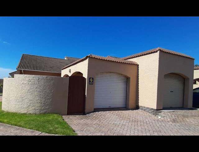 3 BEDROOM TOWNHOUSE RENTED IN SOUTH END